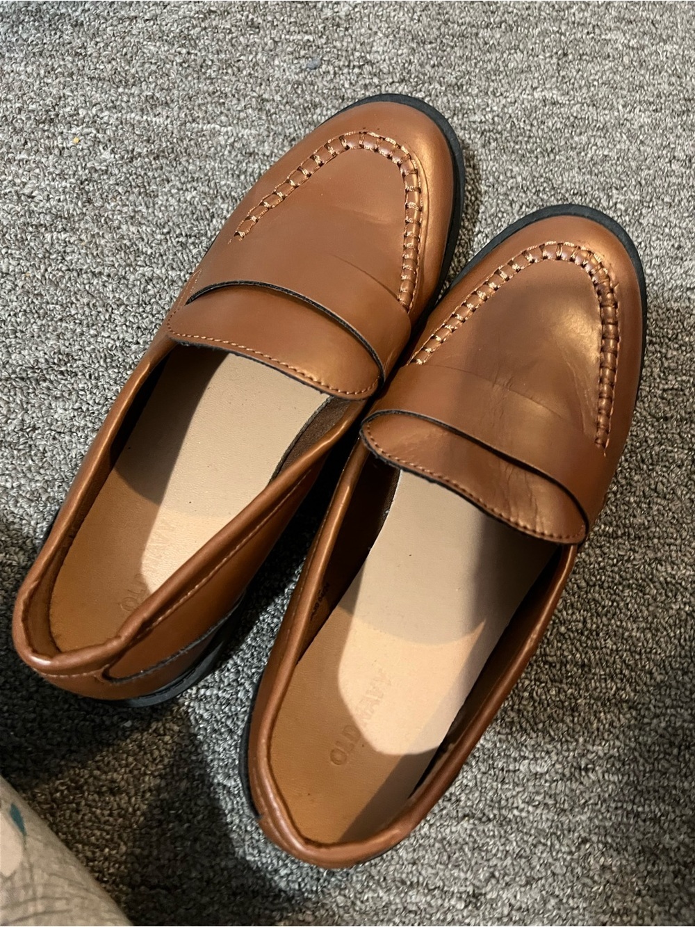 Old Navy Classic Cognac Brown Penny Loafers Women's Size 10 NEW - Picture 2 of 4